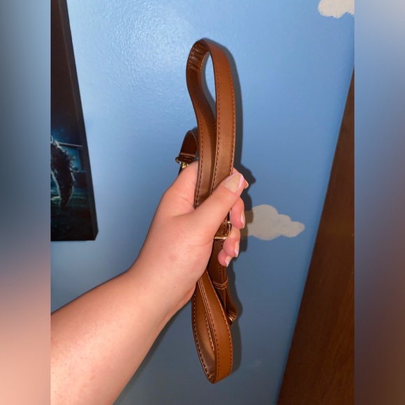 2 in 1 Large Tote Purse w/ Acrylic Circular Handles - Picture 7 of 16